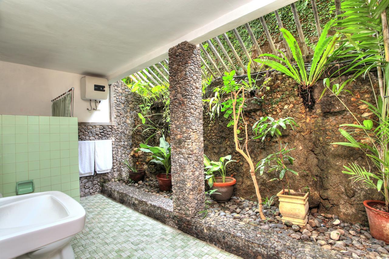 Hotel Raja Gardens 2*